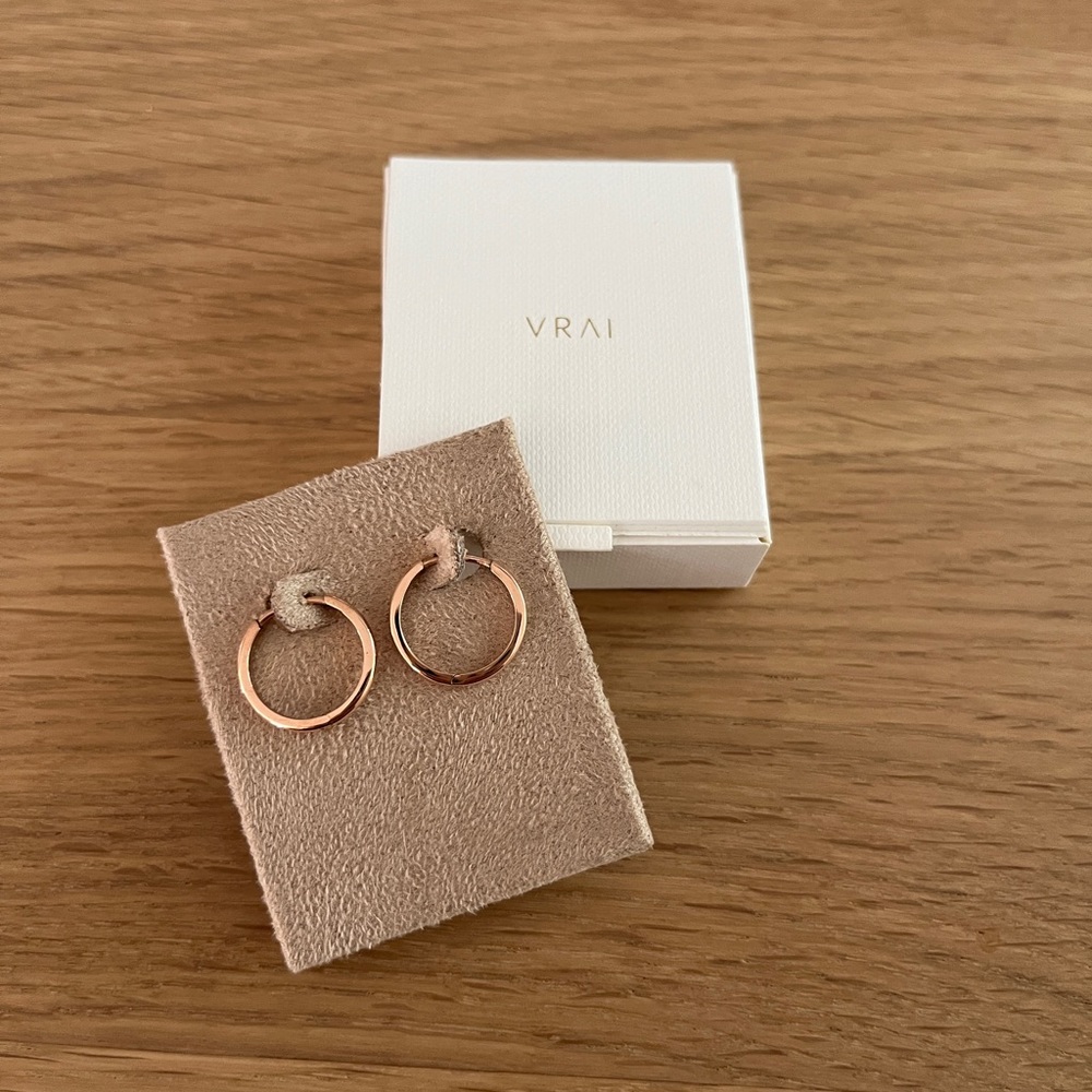 Vrai Solid Rose Gold Huggie Hoops